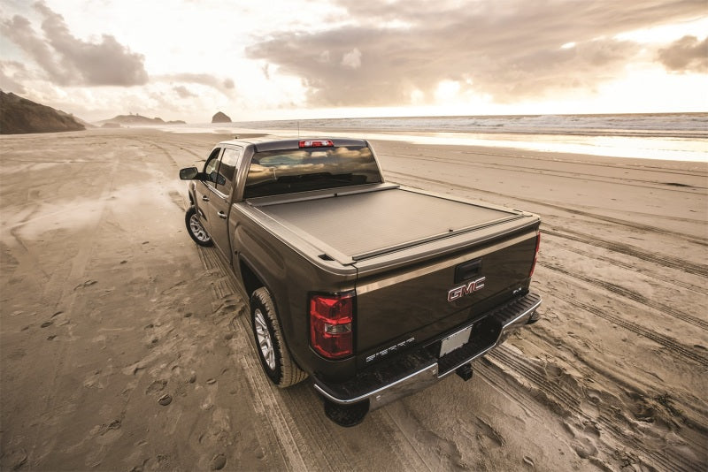 Roll-N-Lock 16-18 Toyota Tacoma Double Cab SB 60-1/2in A-Series Retractable Tonneau Cover
