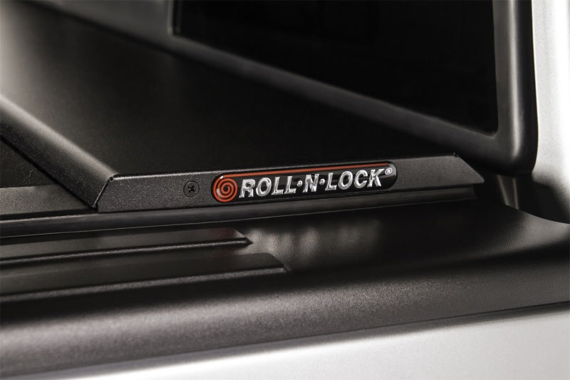 Roll-N-Lock 16-18 Toyota Tacoma Access Cab/Double Cab LB 73-11/16in M-Series Tonneau Cover